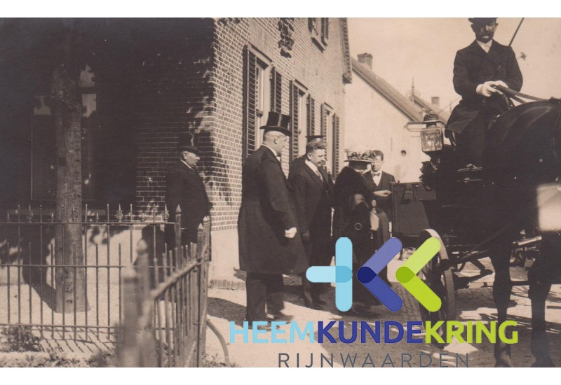 15 1924 installatie bm. Bruns voor het huis